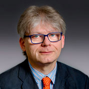 Porträtfoto: Dr. Rüdiger Schott